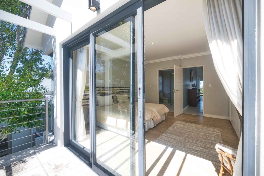 4 Bedroom Property for Sale in Fernkloof Estate Western Cape